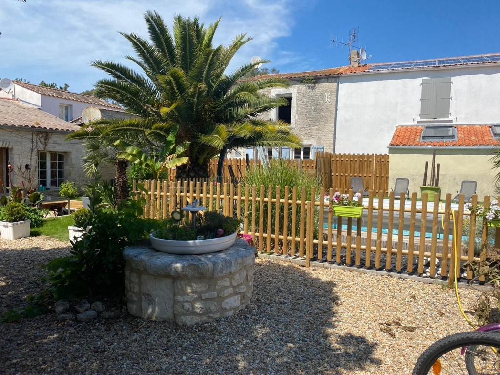 Le Pressoir - Gites Et Meubles De Tourisme - 2 Etoiles Dolus d'Oléron Exterior foto