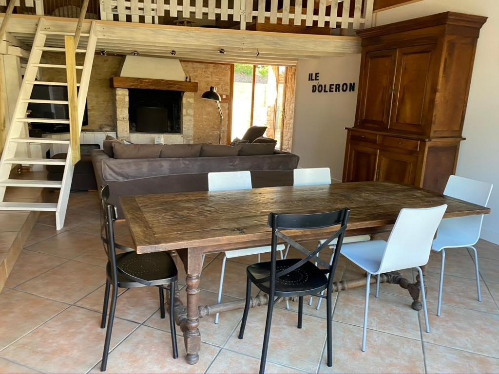 Le Pressoir - Gites Et Meubles De Tourisme - 2 Etoiles Dolus d'Oléron Zimmer foto