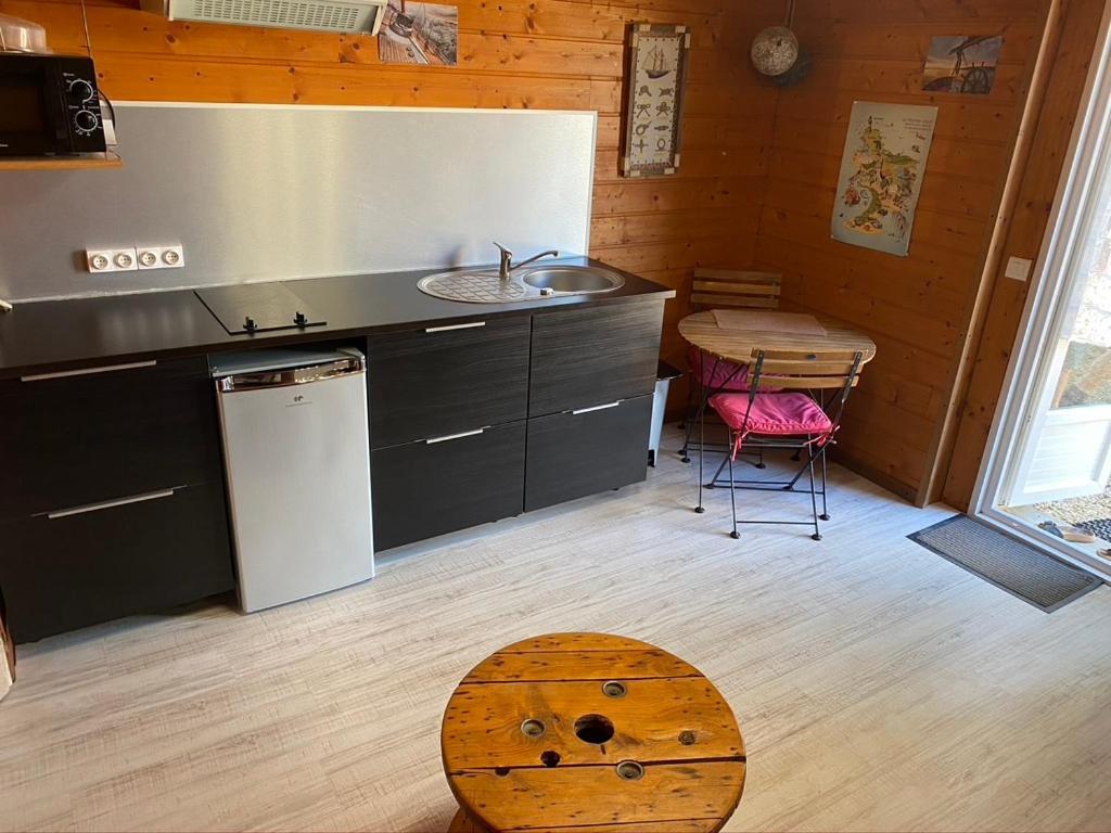 Le Pressoir - Gites Et Meubles De Tourisme - 2 Etoiles Dolus d'Oléron Zimmer foto